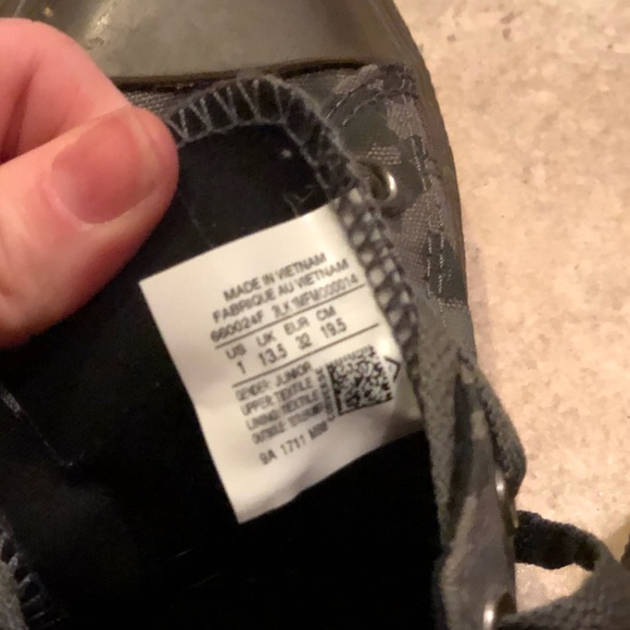 Camo Converse sneakers 💚🖤💚 - Picture 5 of 6